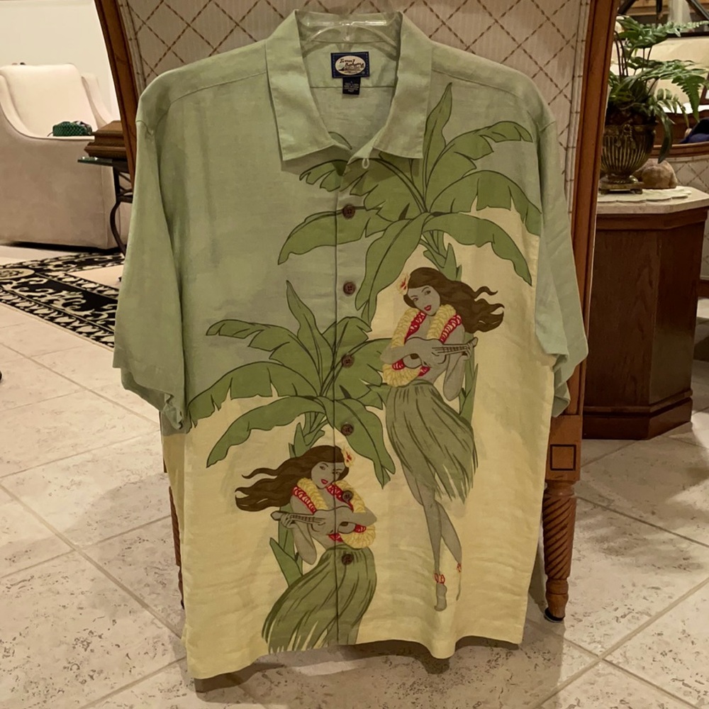 Tommy Bahama 100% Linen Button Down Shirt